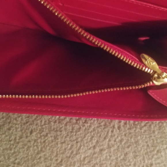 Red Louis Vuitton patent leather long gold wallet - Picture 5 of 7
